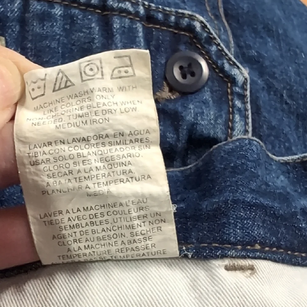Host Pick! 🥳 Men's Blue Denim Cargo Jean Shorts - Picture 6 of 6